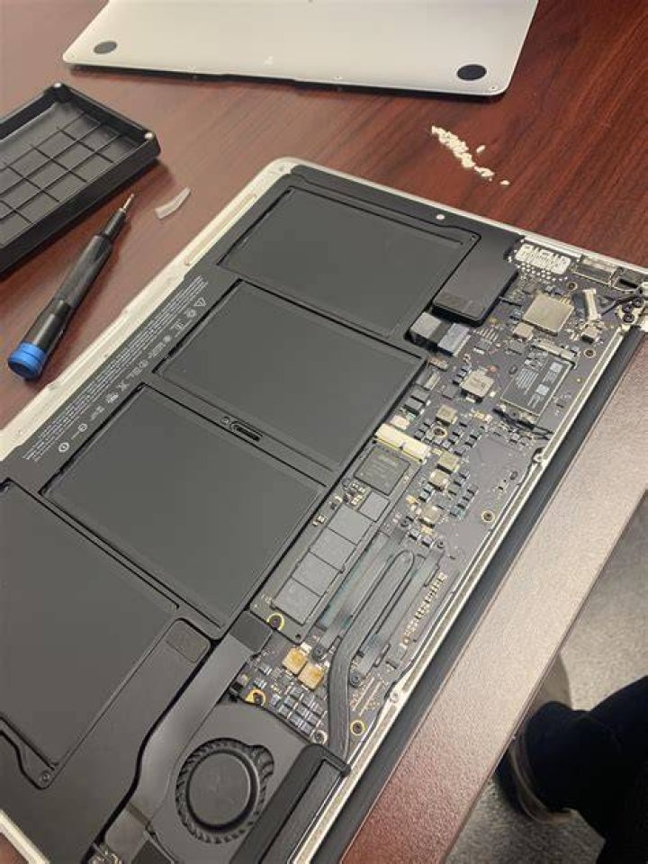 Can you put a wet MacBook in rice?