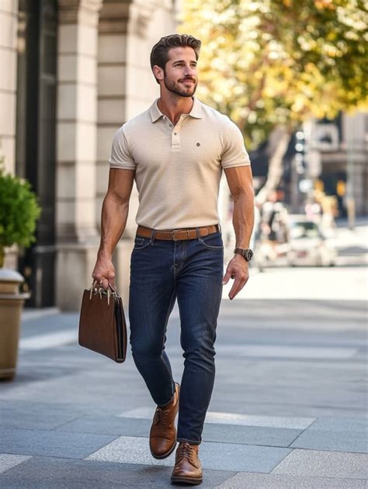 Can you wear a polo with ripped jeans?