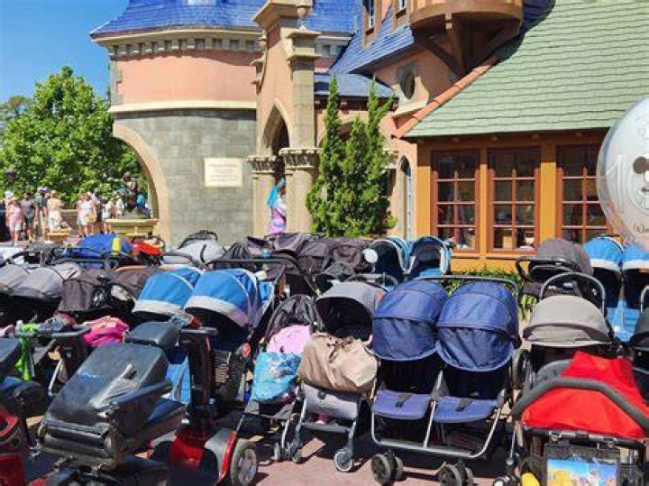 Do people steal strollers Disney?