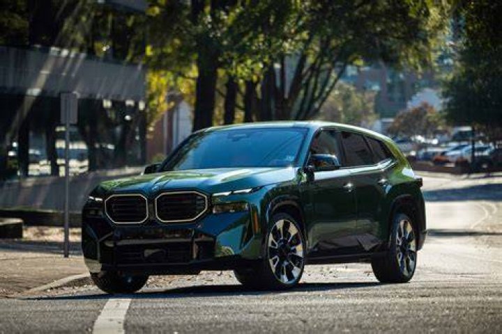 Does BMW make a V8?