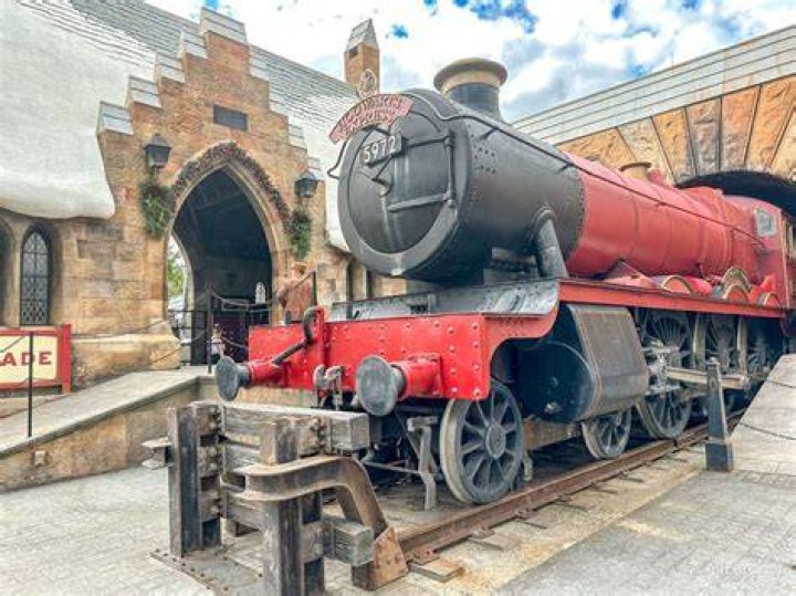 Does it cost extra to ride Hogwarts Express?