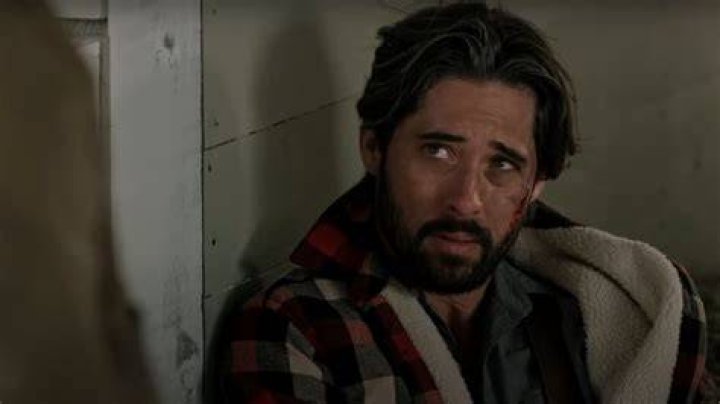 Does Walker come back to Yellowstone?