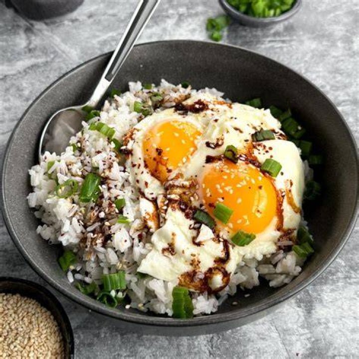 Is eggs and rice good?