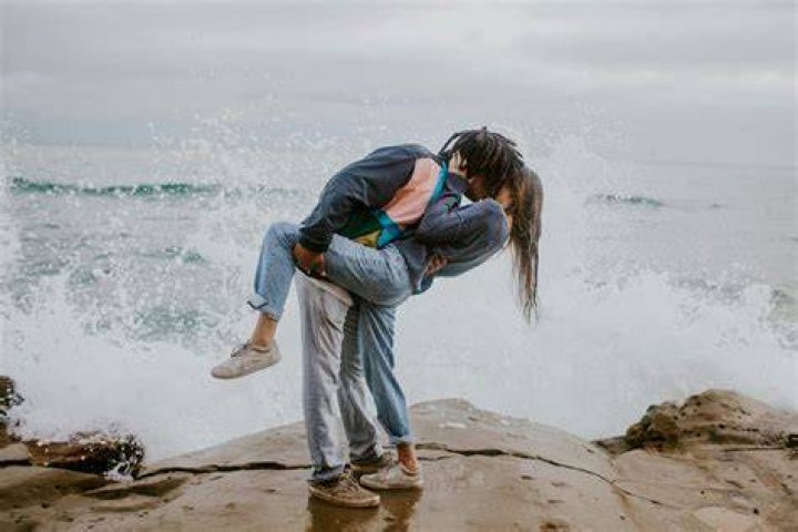 What is breezing in dating?