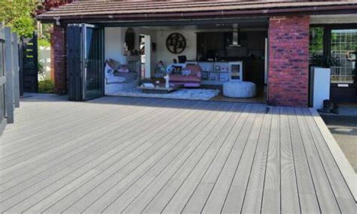 What is the life expectancy of composite decking?